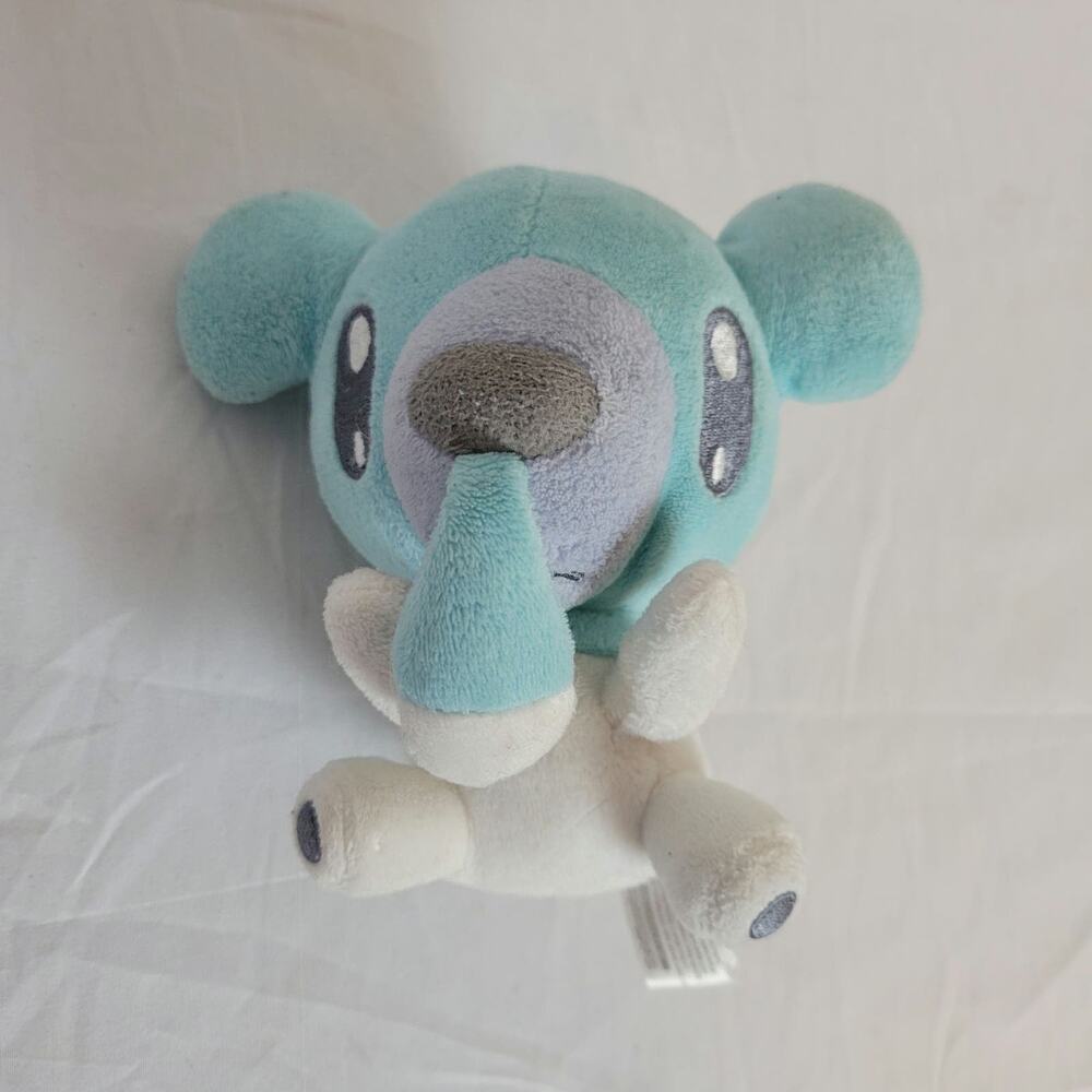 Cubchoo Pokemon Center 2011 Plush